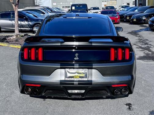 2016 Ford Shelby GT350 Base
