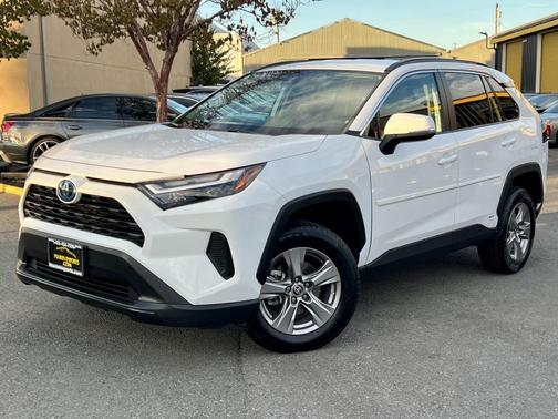 2023 Toyota RAV4 Hybrid LE