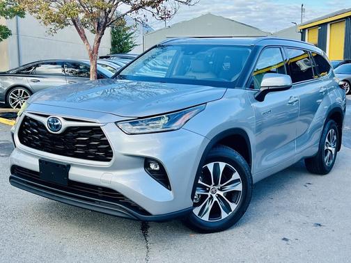 2021 Toyota Highlander Hybrid XLE