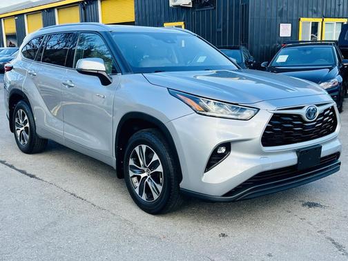 2021 Toyota Highlander Hybrid XLE