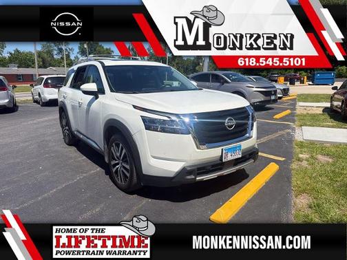 White 2023 Nissan Pathfinder Platinum