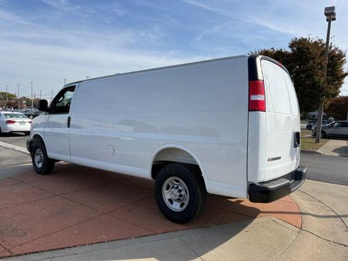 Summit White 2026 Chevrolet Express 2500 Work Van