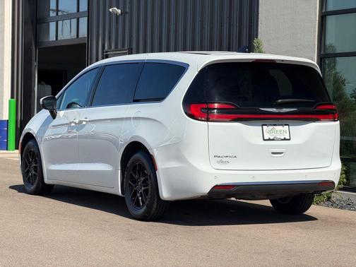 Bright White Clearcoat 2023 Chrysler Pacifica Touring