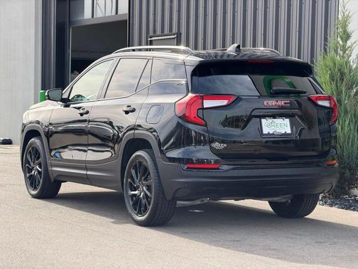 Ebony Twilight Metallic 2023 GMC Terrain SLT