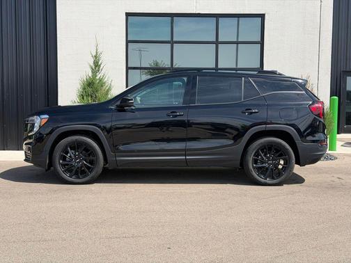 Ebony Twilight Metallic 2023 GMC Terrain SLT