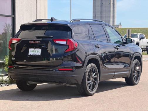 Ebony Twilight Metallic 2023 GMC Terrain SLT