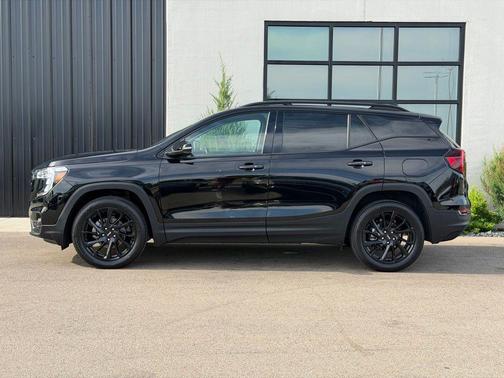 Ebony Twilight Metallic 2023 GMC Terrain SLT