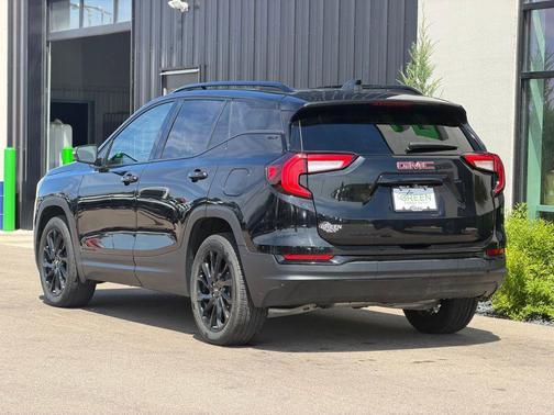 Ebony Twilight Metallic 2023 GMC Terrain SLT