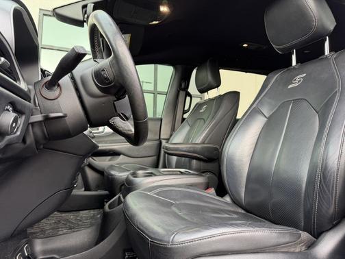 2020 Chrysler Pacifica Touring-L Plus