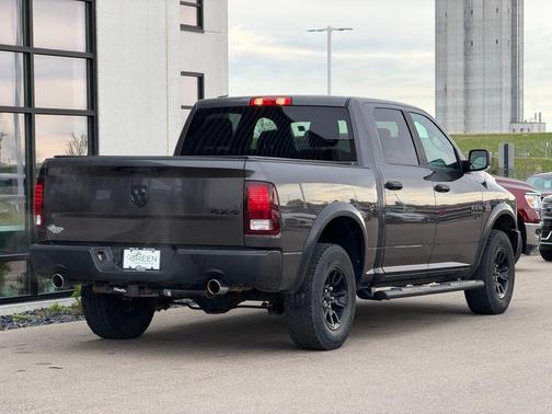 Granite Crystal Metallic Clearcoat 2021 RAM 1500 Classic SLT
