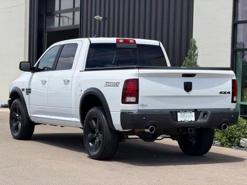 Bright White Clearcoat 2019 RAM 1500 SLT
