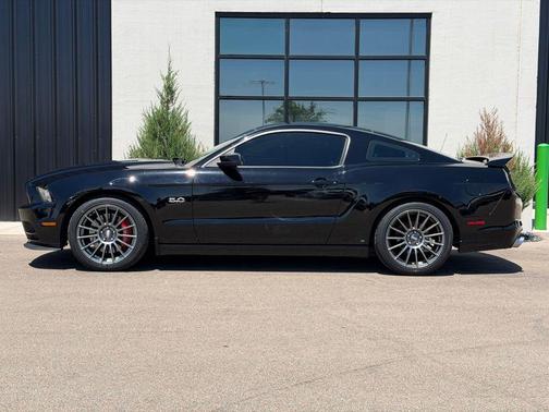 Black 2013 Ford Mustang GT Premium