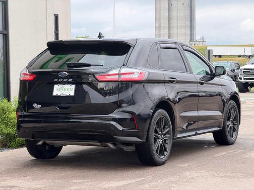 Agate Black Metallic 2024 Ford Edge ST Line