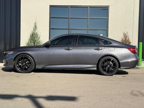 2022 Honda Accord Touring 2.0T