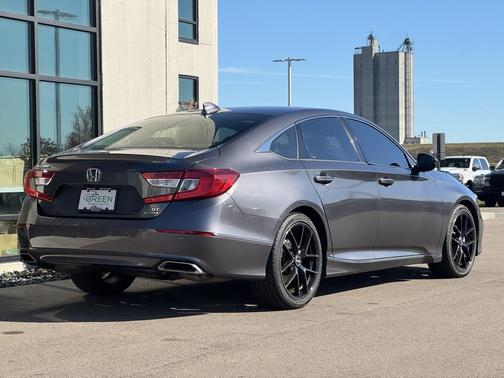 2022 Honda Accord Touring 2.0T