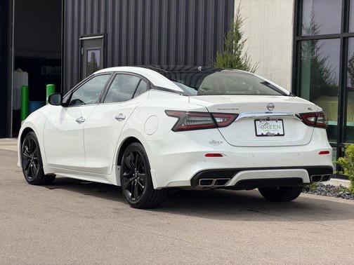 Pearl White TriCoat 2023 Nissan Maxima SL