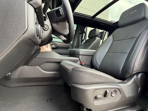 White 2024 Chevrolet Suburban High Country