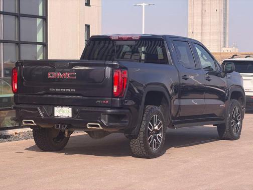 2022 GMC Sierra 1500 AT4