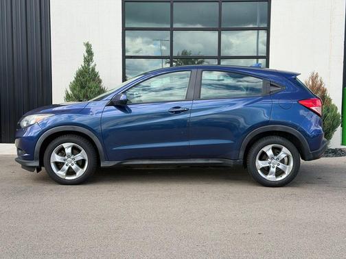 Deep Ocean Pearl 2016 Honda HR-V LX