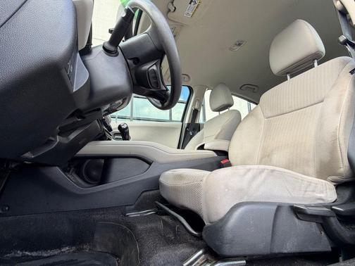 Deep Ocean Pearl 2016 Honda HR-V LX