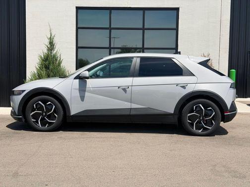 Cyber Gray 2024 Hyundai IONIQ 5 SEL