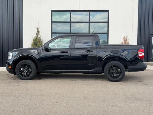 Shadow Black 2024 Ford Maverick XLT