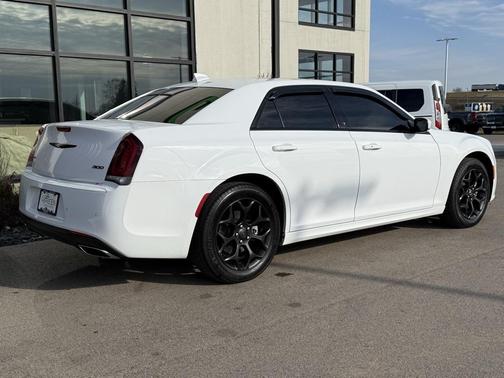 2023 Chrysler 300 Touring
