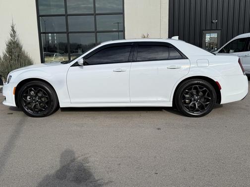 2023 Chrysler 300 Touring