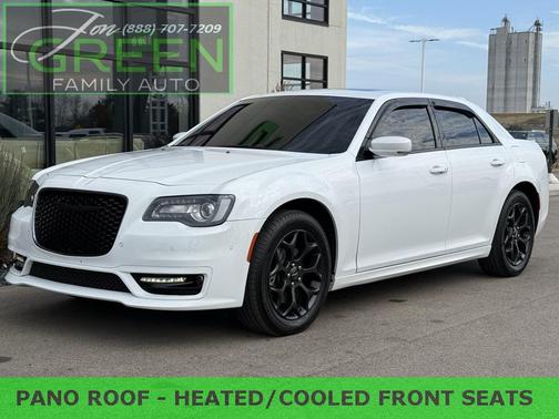2023 Chrysler 300 Touring