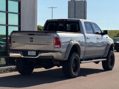 Bright Silver Metallic Clearcoat 2017 RAM 2500 Laramie Crew Cab 4x4 6'4' Box