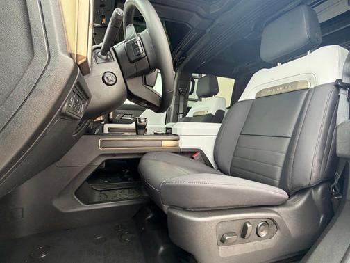 Interstellar White 2025 GMC HUMMER EV Pickup 3X