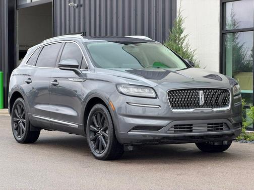 Asher Gray Metallic Clearcoat 2023 Lincoln Nautilus Reserve