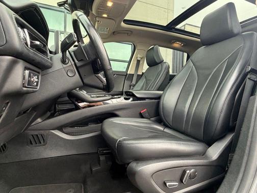 Asher Gray Metallic Clearcoat 2023 Lincoln Nautilus Reserve