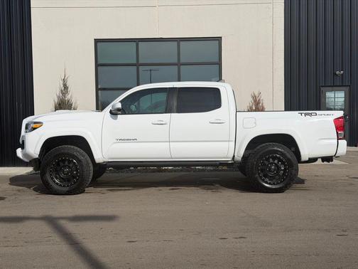 2016 Toyota Tacoma SR5