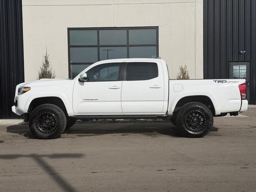 2016 Toyota Tacoma SR5