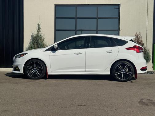 2018 Ford Focus ST ST