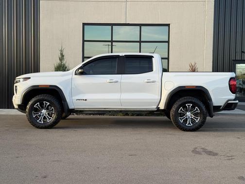 2023 GMC Canyon AT4