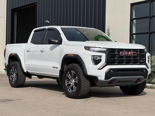 2023 GMC Canyon AT4