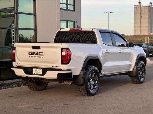 2023 GMC Canyon AT4