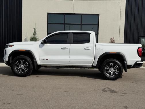 2023 GMC Canyon AT4
