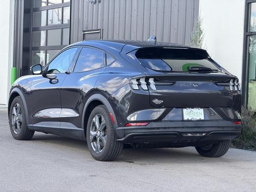2022 Ford Mustang Mach-E Select