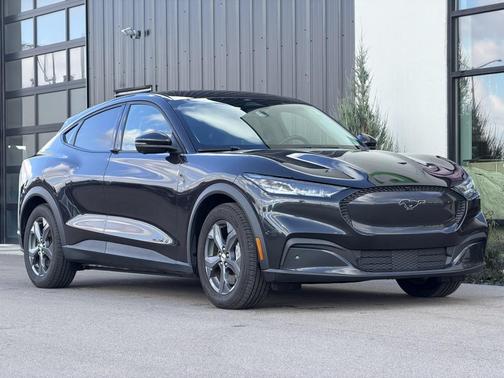 2022 Ford Mustang Mach-E Select