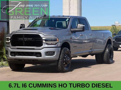 Billet Silver Metallic Clearcoat 2024 RAM 3500 Laramie Crew Cab 4x4 8' Box