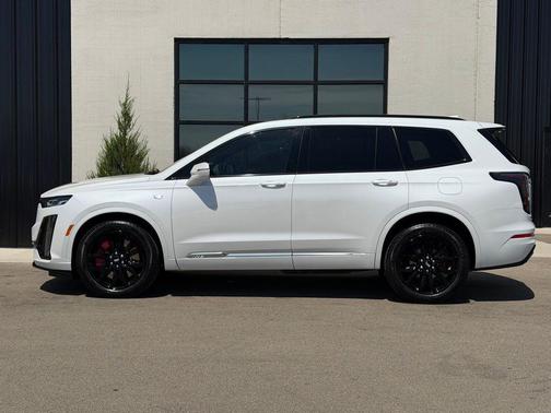 Crystal White Tricoat 2024 Cadillac XT6 Sport AWD