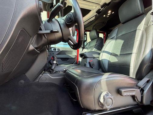 Firecracker Red Clearcoat 2022 Jeep Wrangler Unlimited Sahara