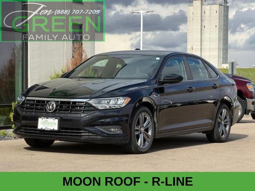 Deep Black 2021 Volkswagen Jetta 1.4T R-Line