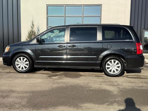 2013 Chrysler Town & Country Touring