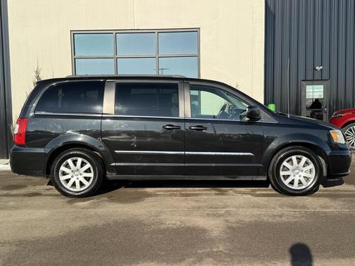 2013 Chrysler Town & Country Touring