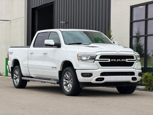 Ivory White Tri-Coat Pearlcoat 2021 RAM 1500 Laramie