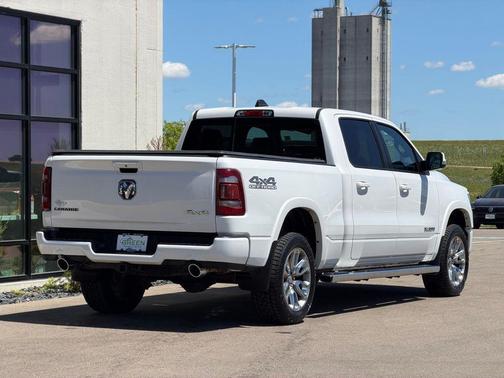 Ivory White Tri-Coat Pearlcoat 2021 RAM 1500 Laramie